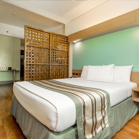 Microtel By Wyndham South Forbes Near Nuvali Santa Rosa  Eksteriør billede