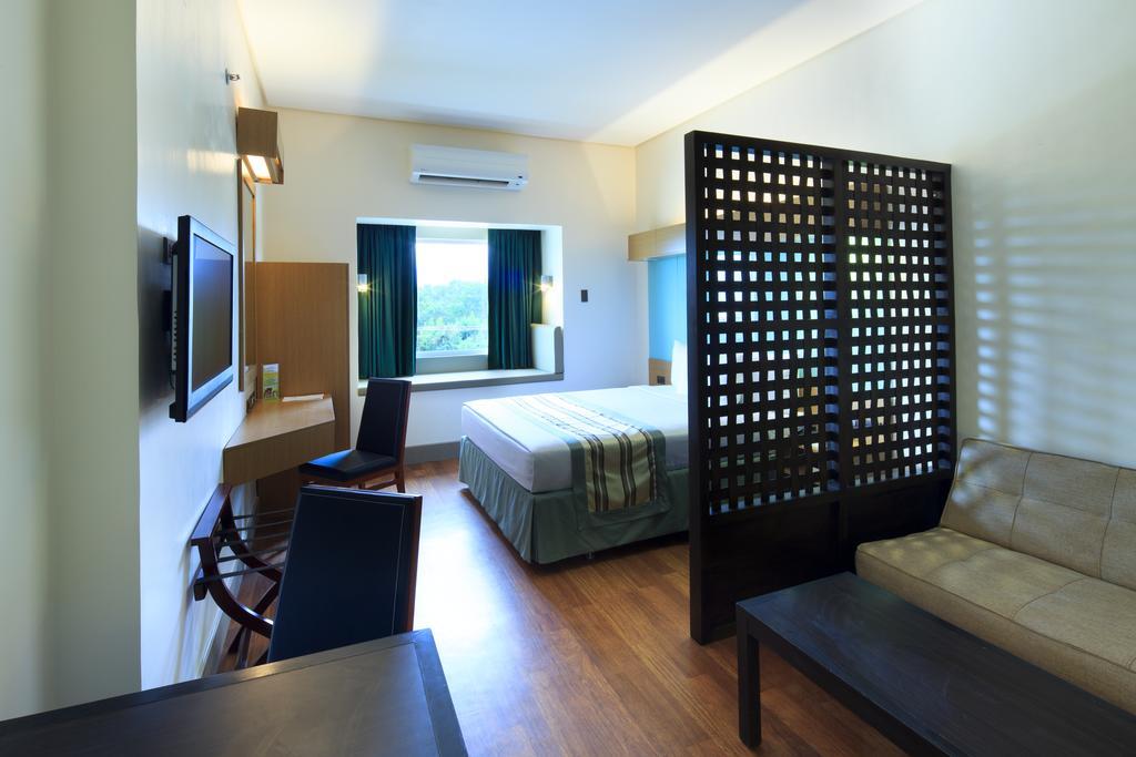 Microtel By Wyndham South Forbes Near Nuvali Santa Rosa  Eksteriør billede