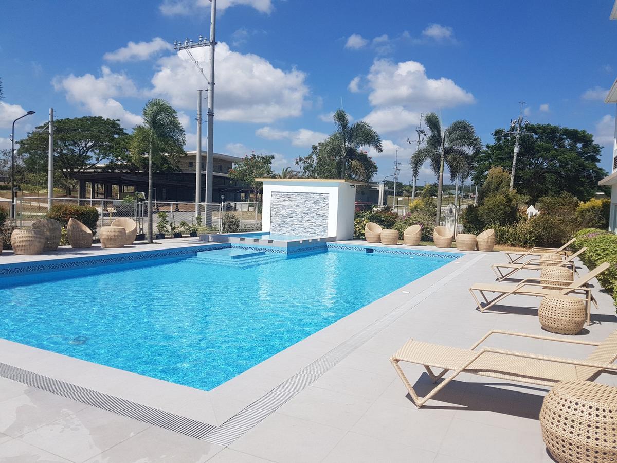 Microtel By Wyndham South Forbes Near Nuvali Santa Rosa  Eksteriør billede