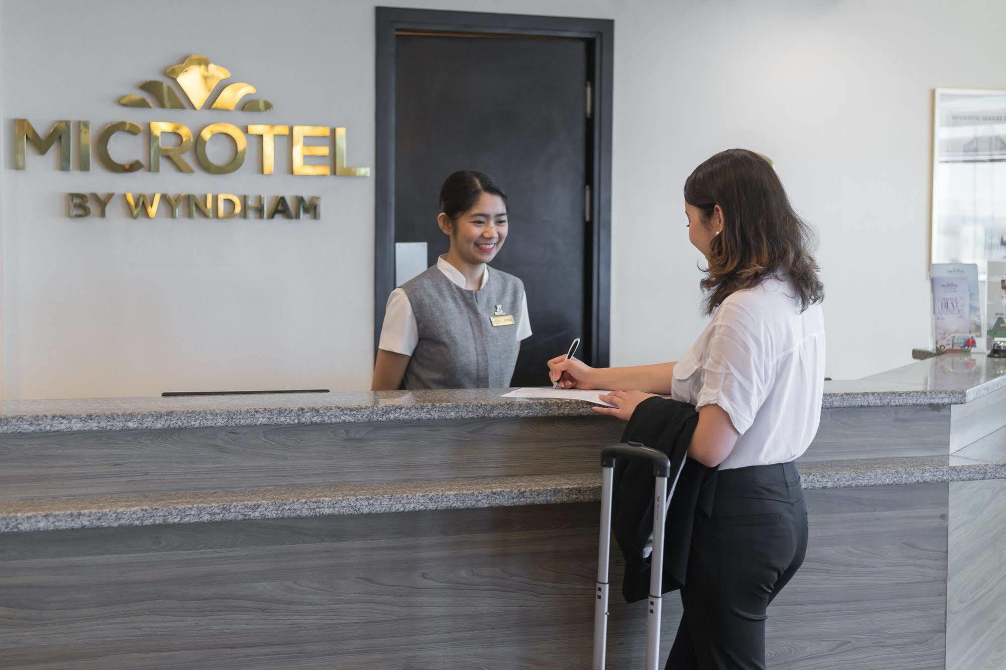 Microtel By Wyndham South Forbes Near Nuvali Santa Rosa  Eksteriør billede