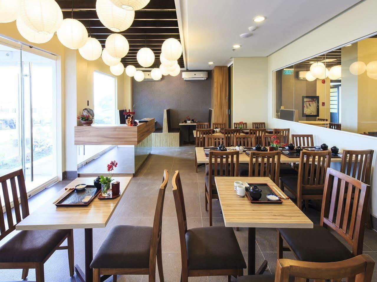 Microtel By Wyndham South Forbes Near Nuvali Santa Rosa  Eksteriør billede